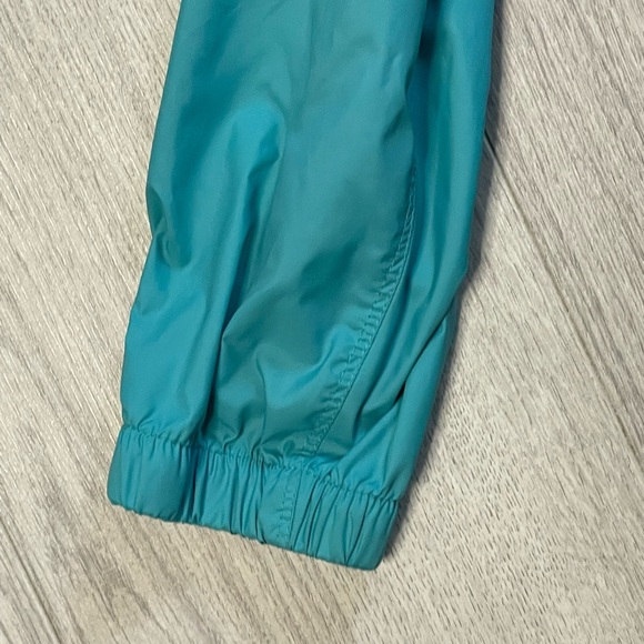 Columbia Women’s detachable hood breathable/Teal Hooded Windbreaker Jacket - Picture 3 of 15